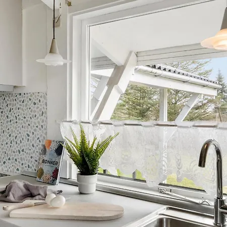 Сasa de vacaciones Lovely In With Kitchen